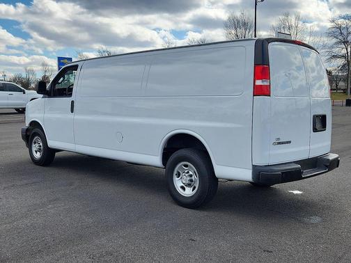 2022 Chevrolet Express 2500 RWD 2500 Extended Wheelbase WT