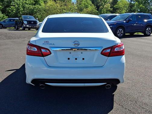 Glacier White 2016 Nissan Altima 2.5 S