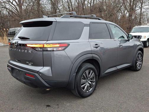 2023 Nissan Pathfinder SV 4WD
