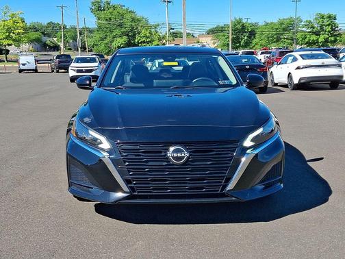 Super Black 2023 Nissan Altima 2.5 SV