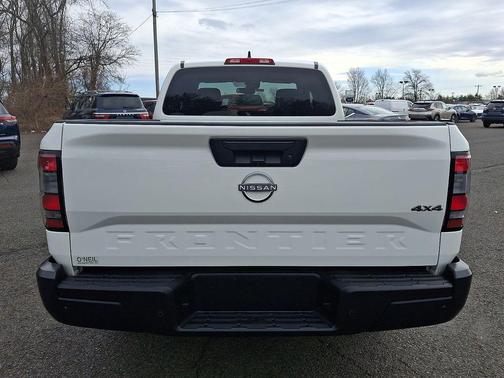 2024 Nissan Frontier S