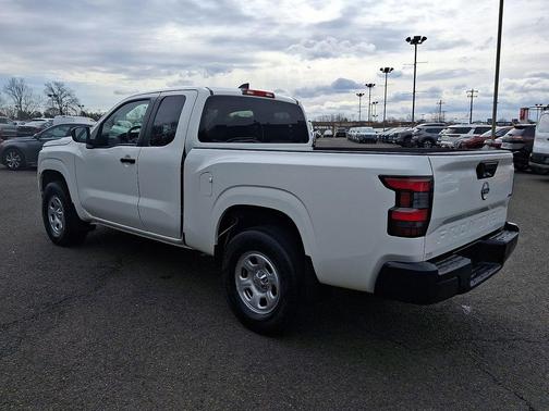 2024 Nissan Frontier S