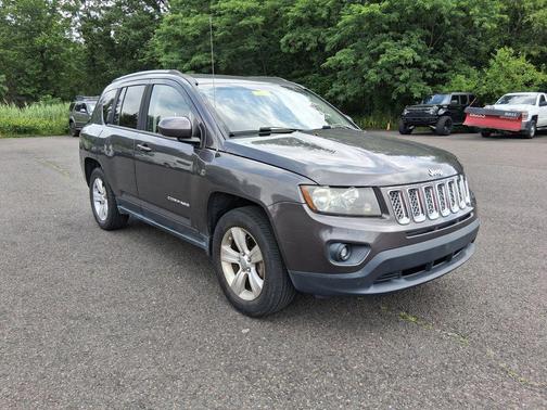 Granite Crystal Metallic Clearcoat 2015 Jeep Compass Latitude
