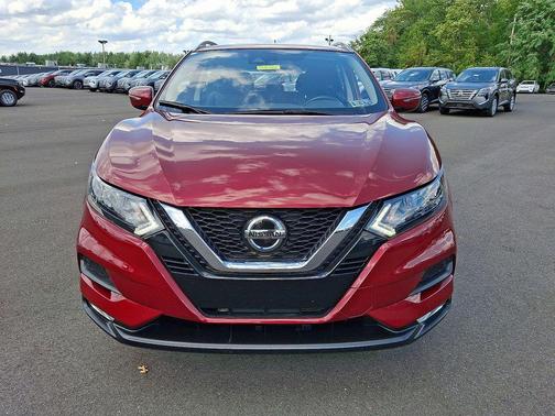 2022 Nissan Rogue Sport SV