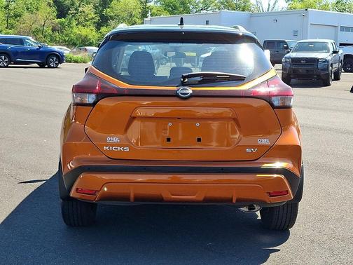 Monarch Orange Metallic/Super Black 2023 Nissan Kicks SV