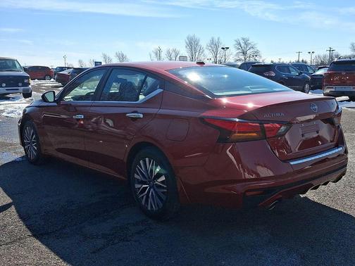 2023 Nissan Altima 2.5 SV