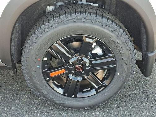 Everest White Pearl Tricoat 2026 Nissan Rogue Rock Creek