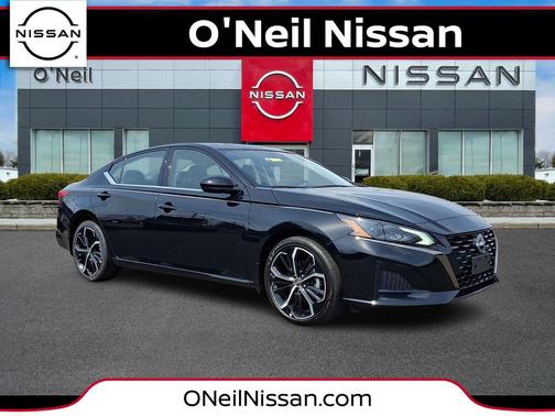 Super Black 2025 Nissan Altima SR FWD