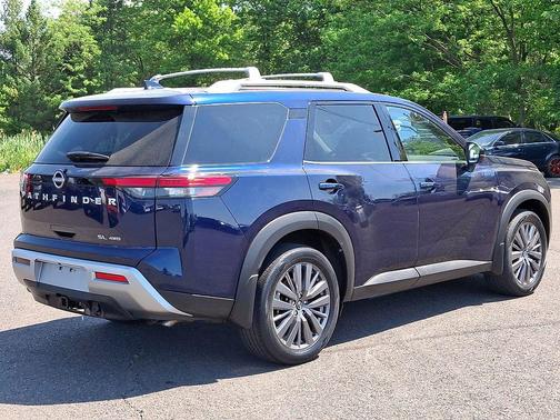 Deep Ocean Blue Pearl 2023 Nissan Pathfinder SL 4WD