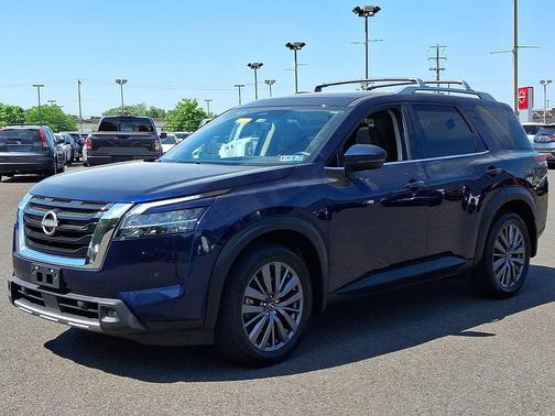 Deep Ocean Blue Pearl 2023 Nissan Pathfinder SL 4WD