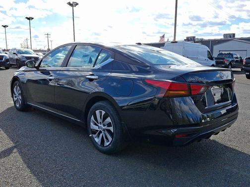 2025 Nissan Altima S FWD