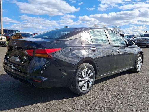 2025 Nissan Altima S FWD