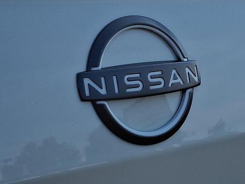 Pearl White Tricoat 2026 Nissan Altima 2.5 SV