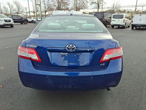2010 Toyota Camry LE