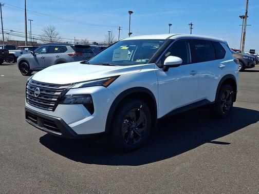 Everest White Pearl Tricoat 2026 Nissan Rogue SV