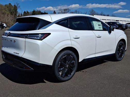 Everest White Pearl Tricoat 2026 Nissan Murano Platinum