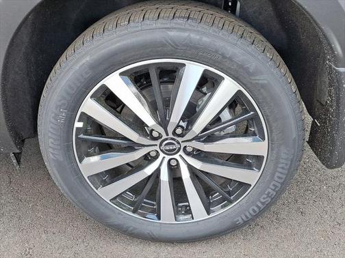 2025 Nissan Pathfinder Platinum 4WD