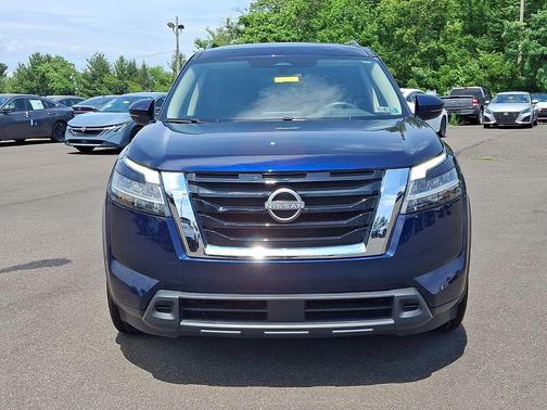 Deep Ocean Blue Pearl 2022 Nissan Pathfinder SV 4WD