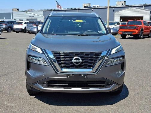 Gun Metallic 2023 Nissan Rogue SL