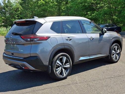 Gun Metallic 2023 Nissan Rogue SL