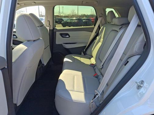 Everest White Pearl Tricoat 2026 Nissan Rogue Dark Armor