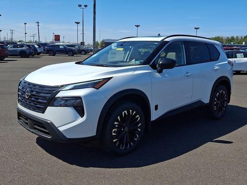 Everest White Pearl Tricoat 2026 Nissan Rogue Dark Armor