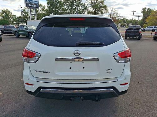 2016 Nissan Pathfinder SL