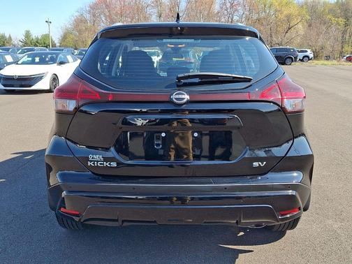 Super Black 2023 Nissan Kicks SV