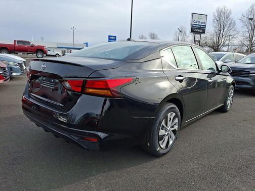 2025 Nissan Altima S FWD