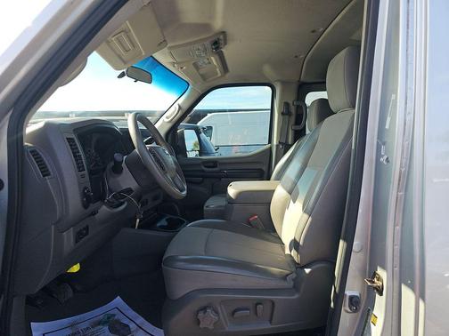 2017 Nissan NV Passenger NV3500 HD SV V6