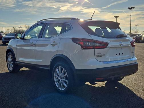 2022 Nissan Rogue Sport SV