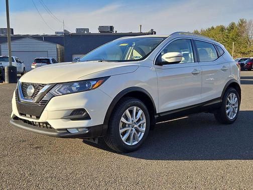 2022 Nissan Rogue Sport SV