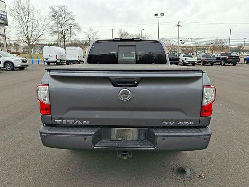 2017 Nissan Titan SV