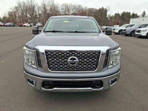 2017 Nissan Titan SV