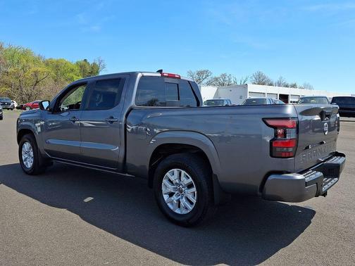 Gun Metallic 2024 Nissan Frontier SV