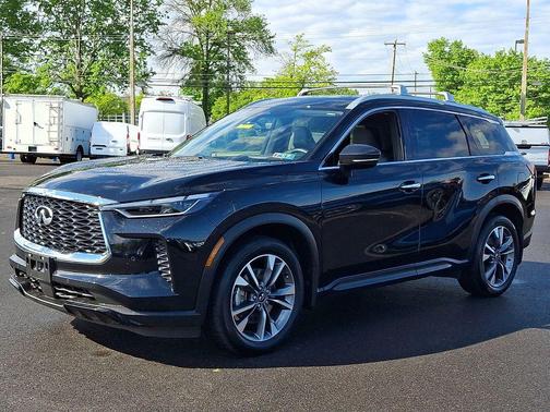 Mineral Black 2023 INFINITI QX60 Luxe