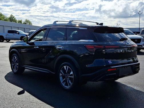 Mineral Black 2023 INFINITI QX60 Luxe