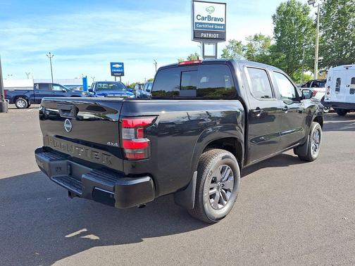 2025 Nissan Frontier SV