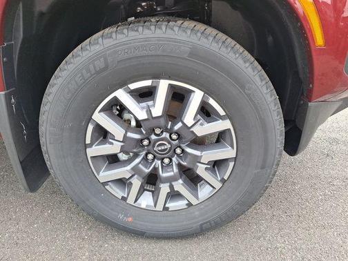 2025 Nissan Frontier SL