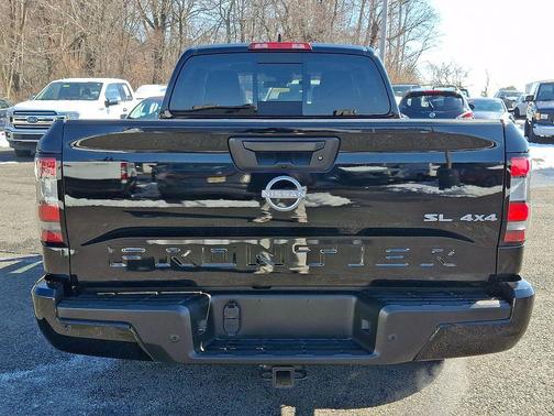 2025 Nissan Frontier SL