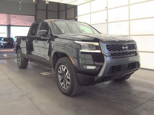 2025 Nissan Frontier SL