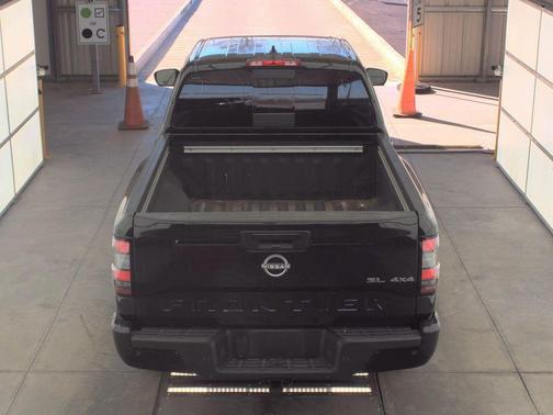 2025 Nissan Frontier SL