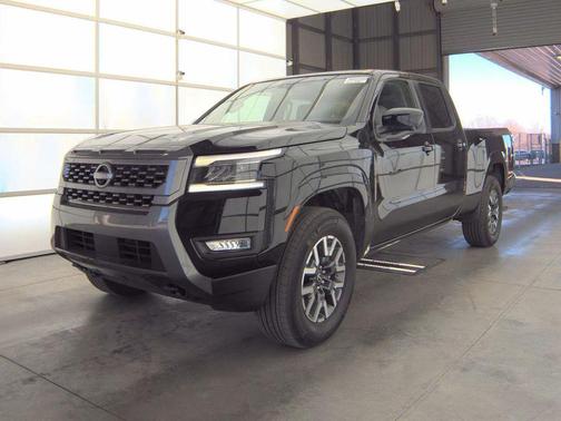 2025 Nissan Frontier SL