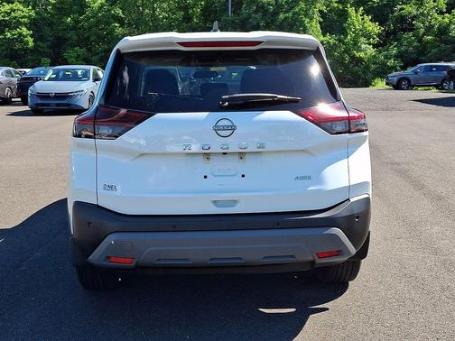 Glacier White 2023 Nissan Rogue S