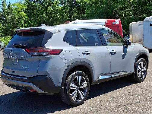 Boulder Gray Pearl 2023 Nissan Rogue SL