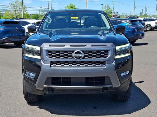 Super Black 2025 Nissan Frontier SL