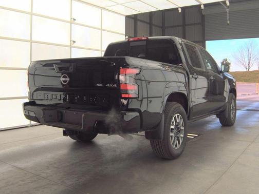 Super Black 2025 Nissan Frontier SL