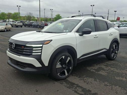 Aspen White Tricoat 2026 Nissan Kicks SR