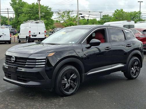 Super Black 2025 Nissan Kicks SV