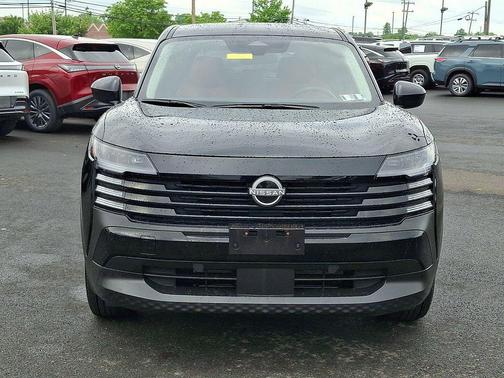 Super Black 2025 Nissan Kicks SV